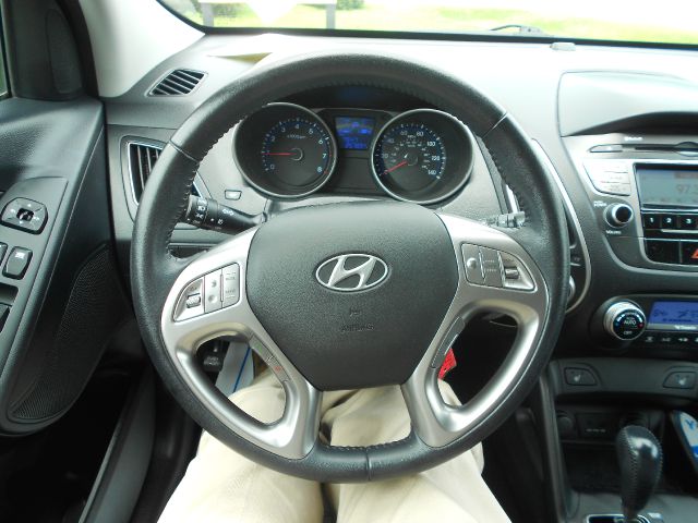 2011 Hyundai Tucson Unknown