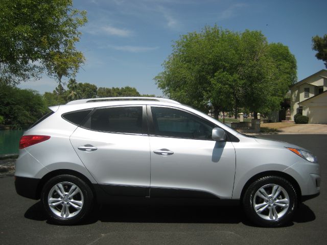 2011 Hyundai Tucson Base Manual