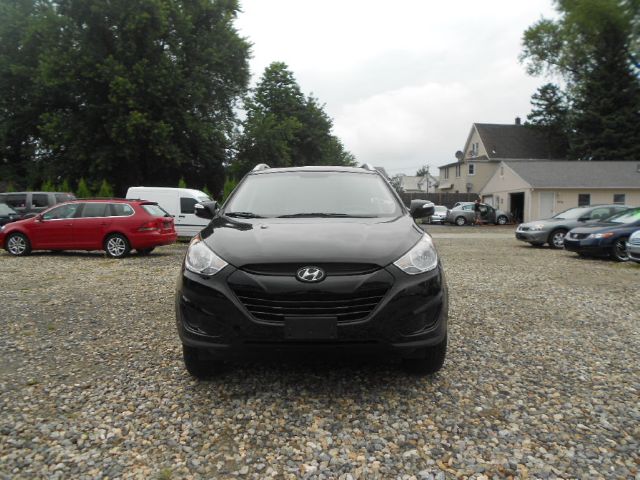 2012 Hyundai Tucson Reg. Cab 8-ft. Bed 2WD