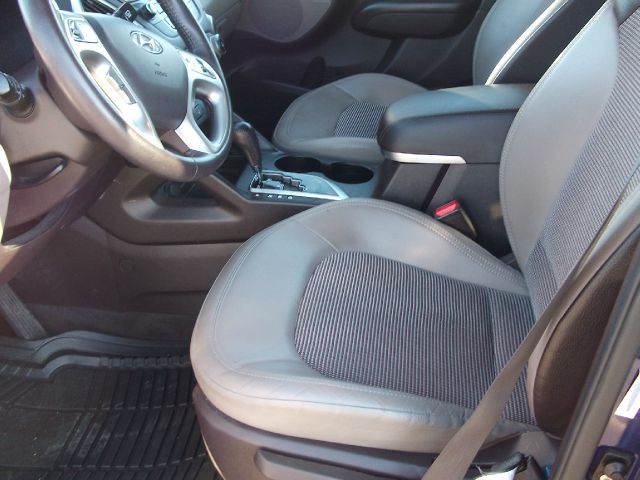 2013 Hyundai Tucson Reg. Cab 8-ft. Bed 2WD