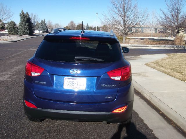 2013 Hyundai Tucson Reg. Cab 8-ft. Bed 2WD