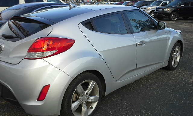2012 Hyundai Veloster Base