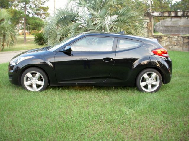 2013 Hyundai Veloster Base
