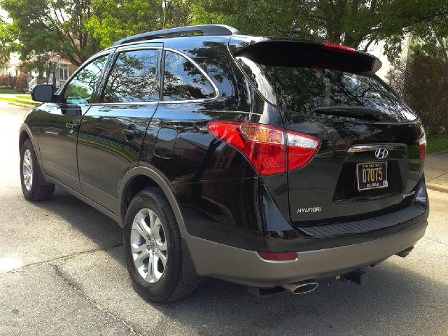2010 Hyundai Veracruz FWD 4dr Sport
