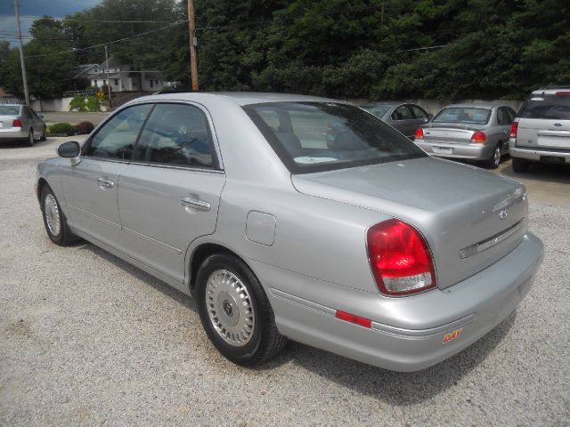 2001 Hyundai XG300 W/ CD, MP3, And Auxiliary Audio Jack
