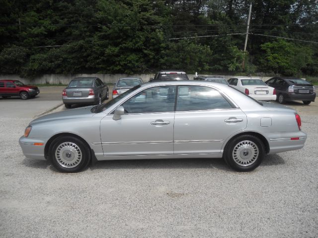 2001 Hyundai XG300 W/ CD, MP3, And Auxiliary Audio Jack
