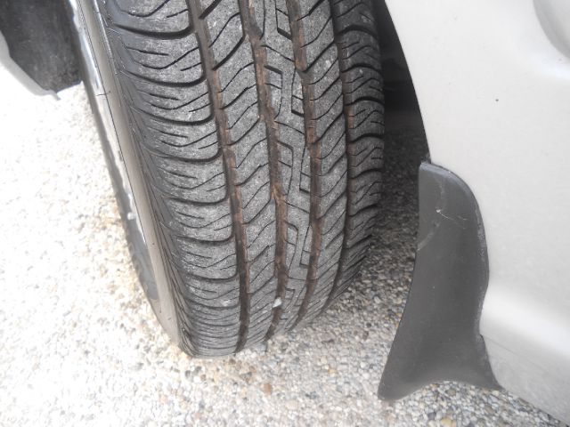 2001 Hyundai XG300 W/ CD, MP3, And Auxiliary Audio Jack