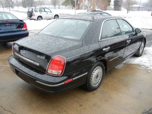 2001 Hyundai XG300 ESi