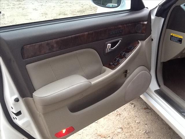 2001 Hyundai XG300 ESi