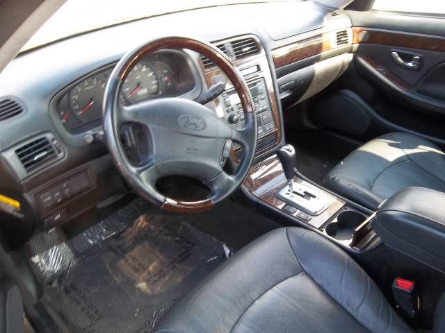 2001 Hyundai XG300 ESi