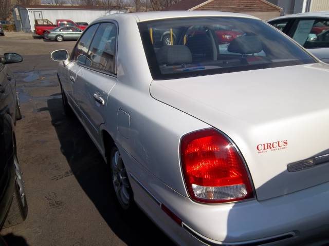 2001 Hyundai XG300 ESi