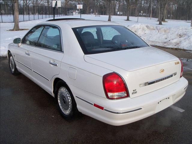 2001 Hyundai XG300 ESi