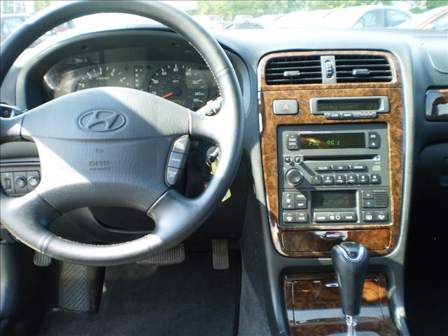 2001 Hyundai XG300 ESi