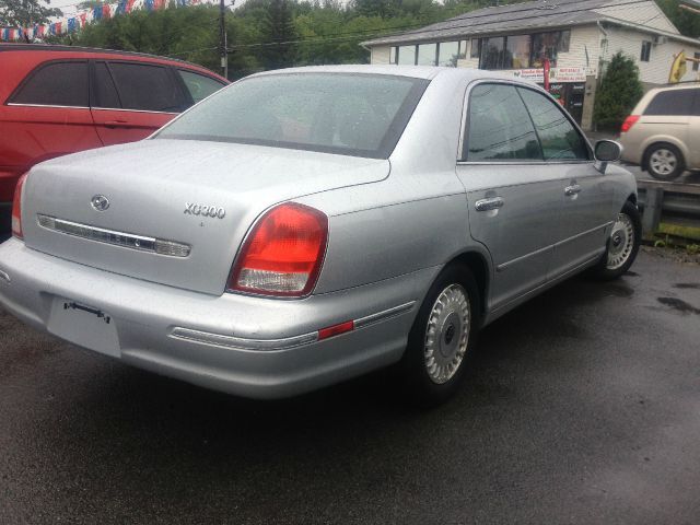 2001 Hyundai XG300 ESi