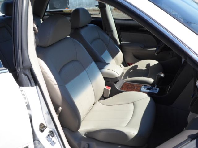 2002 Hyundai XG350 Base