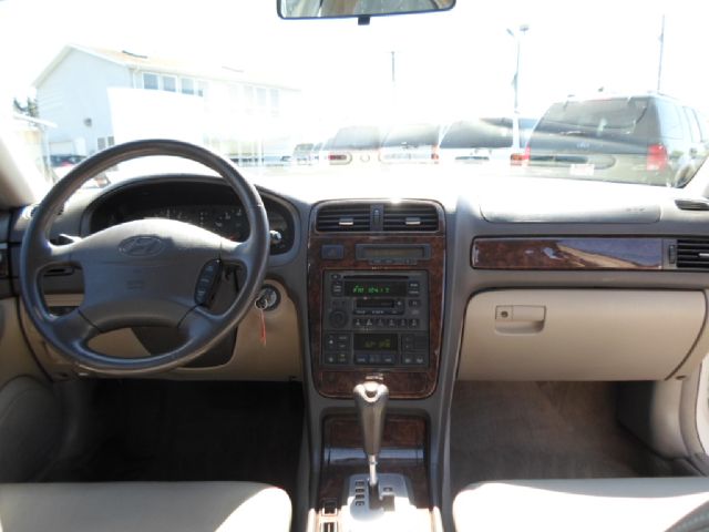 2002 Hyundai XG350 Base