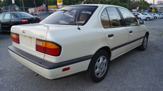 1992 Infiniti G20 Base