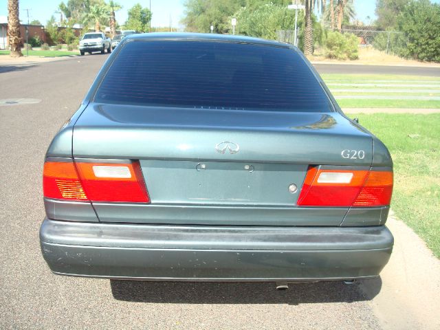 1993 Infiniti G20 Base