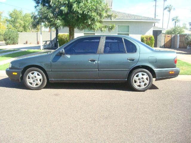 1993 Infiniti G20 Base