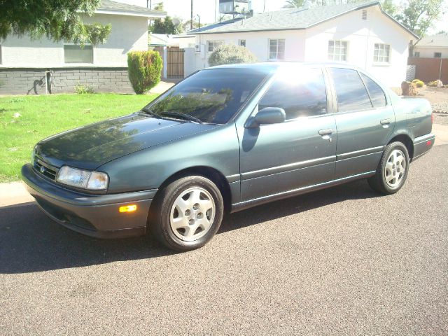 1993 Infiniti G20 Base