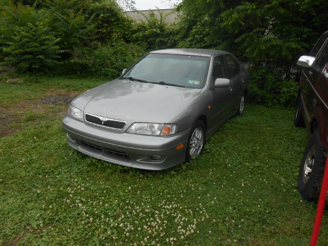 1999 Infiniti G20 Base