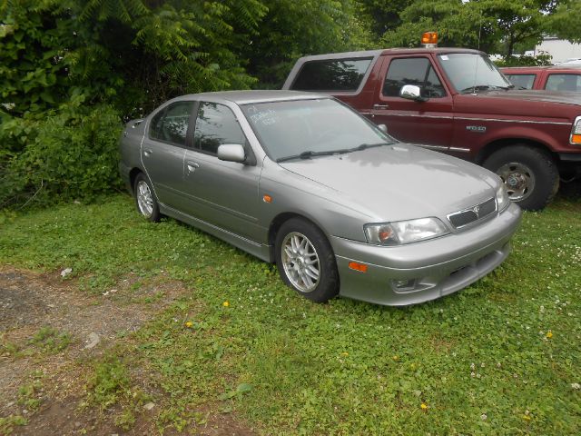 1999 Infiniti G20 Base
