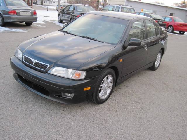1999 Infiniti G20 Base