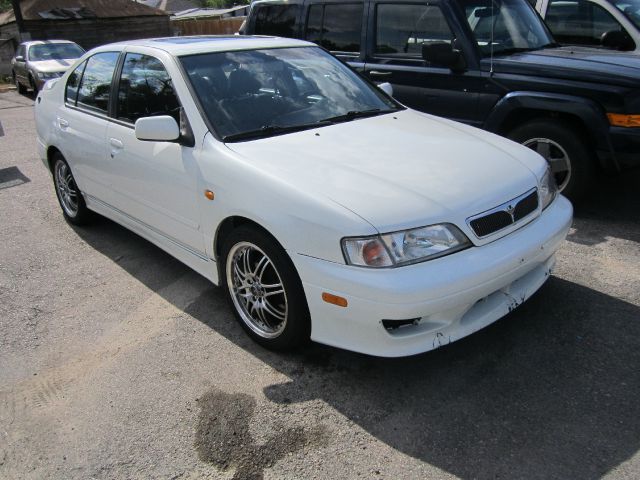 1999 Infiniti G20 Base