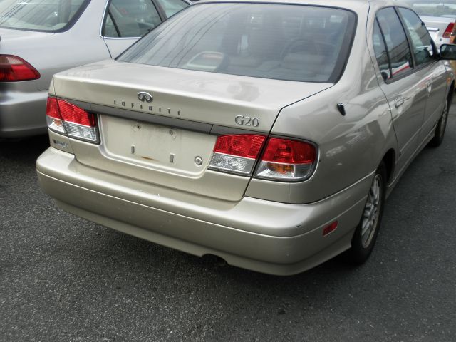 1999 Infiniti G20 Base