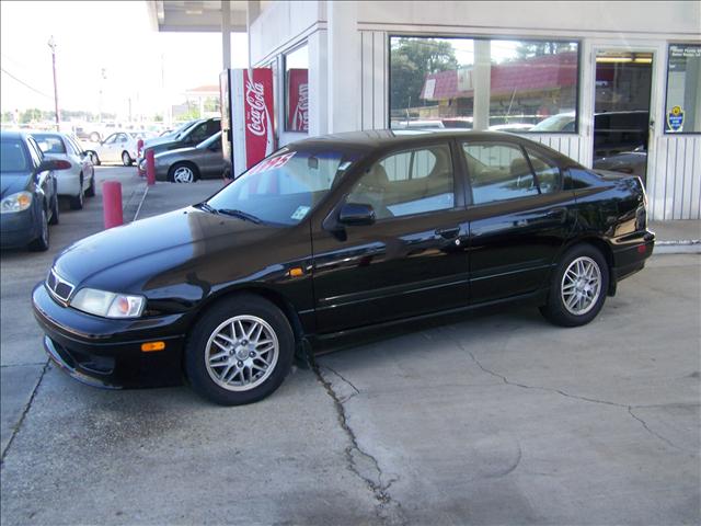 2000 Infiniti G20 Base