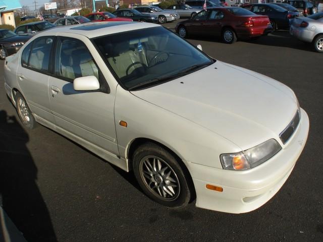 2000 Infiniti G20 Coupe