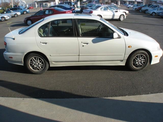 2000 Infiniti G20 Coupe