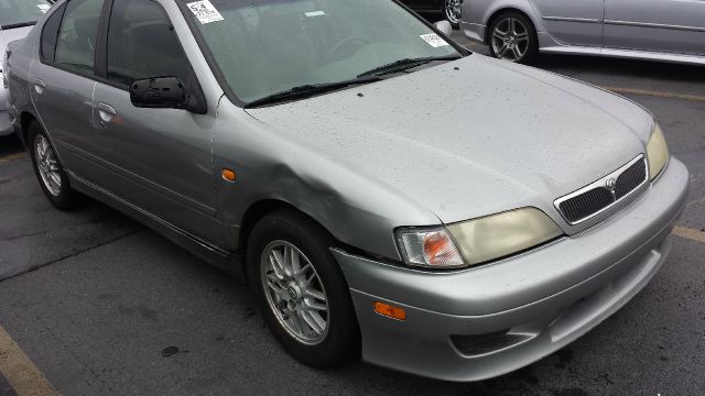 2000 Infiniti G20 Coupe