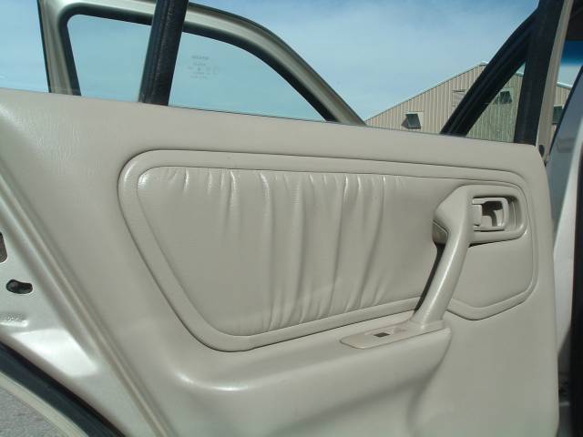 2000 Infiniti G20 Base