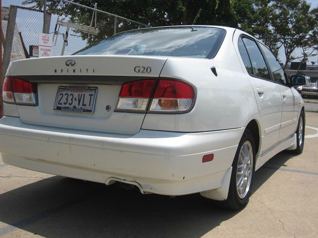 2000 Infiniti G20 Coupe