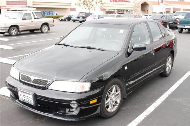 2001 Infiniti G20 Coupe