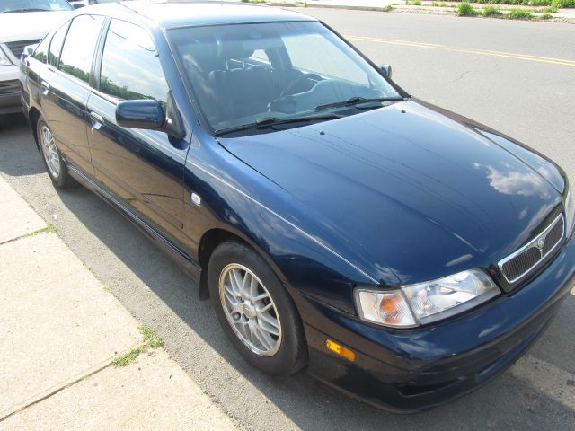 2001 Infiniti G20 Coupe