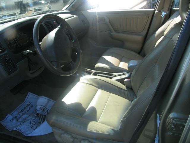 2001 Infiniti G20 Coupe