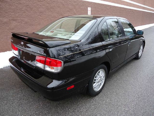 2001 Infiniti G20 Coupe