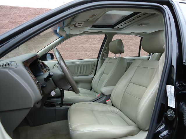 2001 Infiniti G20 Coupe