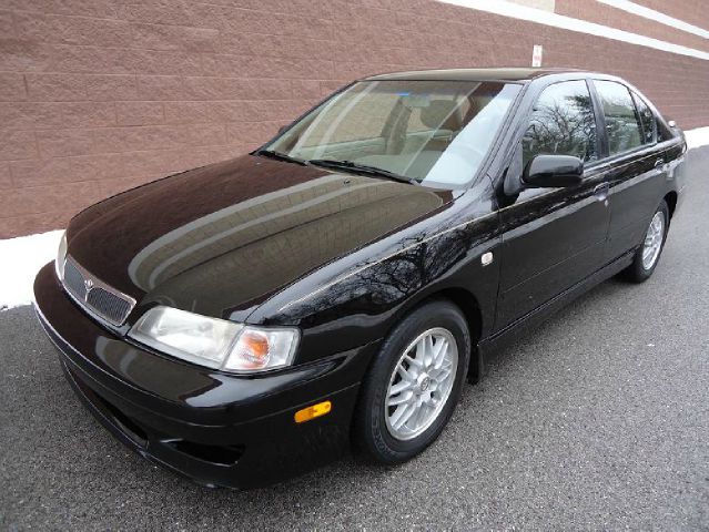 2001 Infiniti G20 Coupe