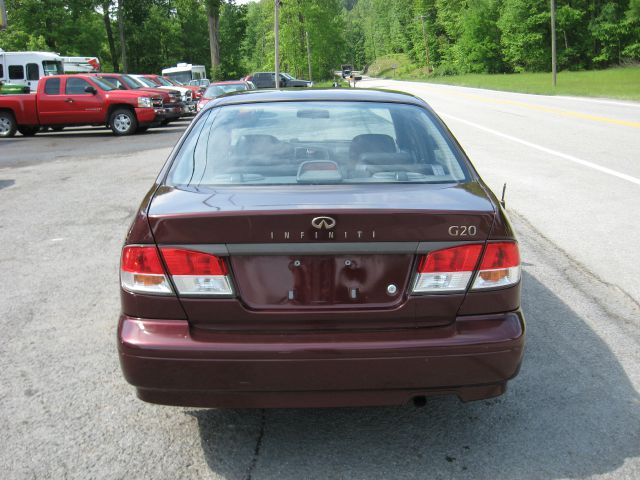 2002 Infiniti G20 Coupe