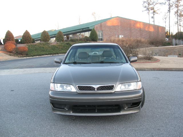 2002 Infiniti G20 Coupe