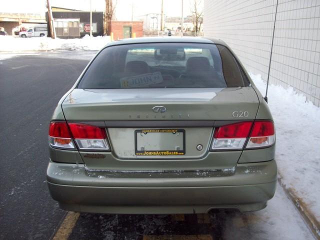 2002 Infiniti G20 Coupe