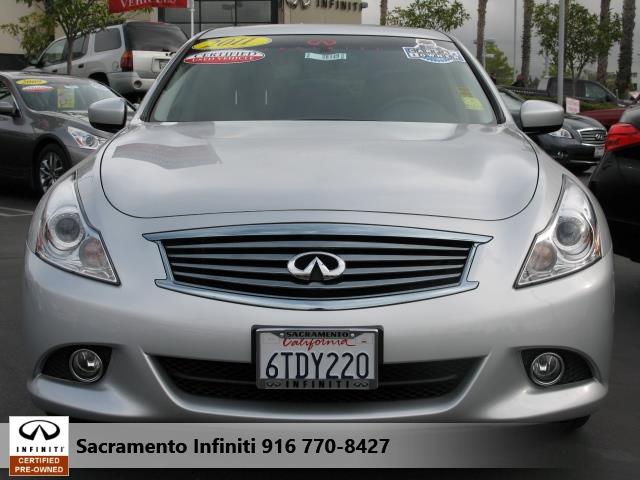 2011 Infiniti G25 S. Duty Xlcrew Cab 12stake