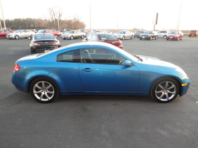 2003 Infiniti G35 Convertible 2D