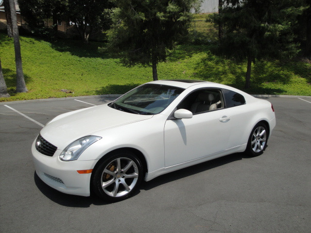 2003 Infiniti G35 XL 12-passenger