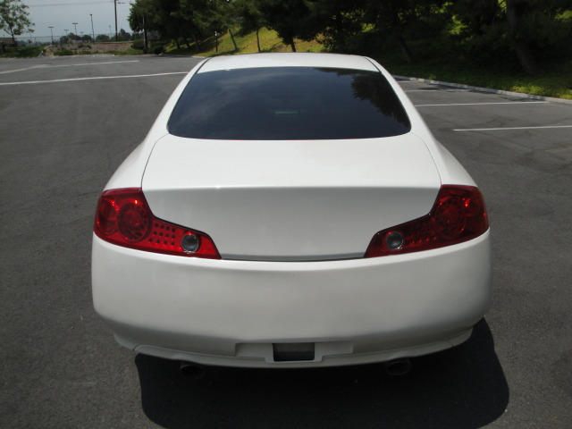 2003 Infiniti G35 XL 12-passenger