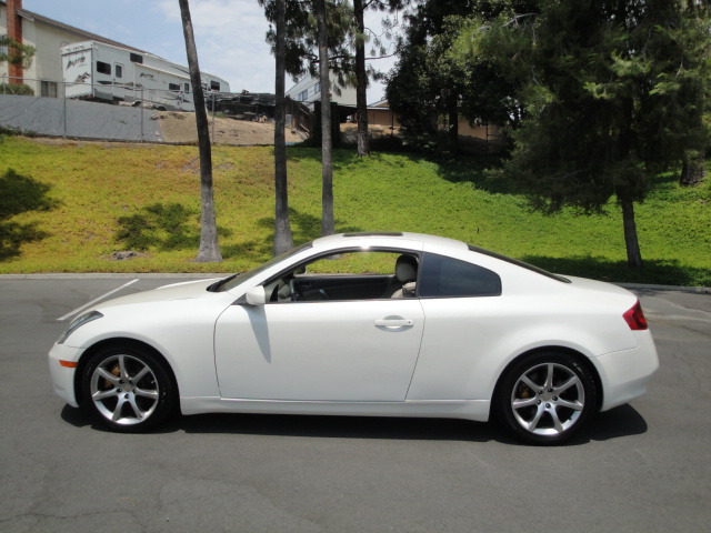 2003 Infiniti G35 XL 12-passenger