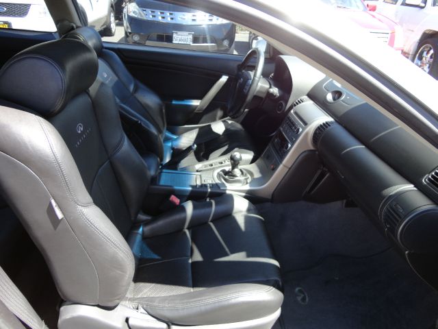 2003 Infiniti G35 XL 12-passenger